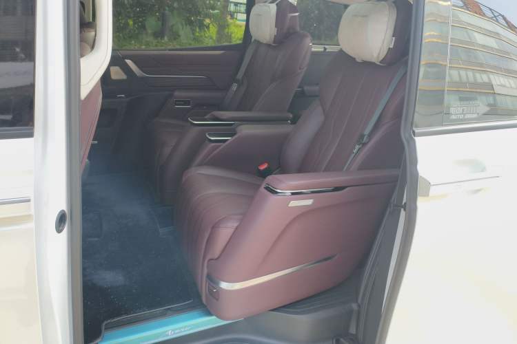 Used Buick Century 2023 2.0T Six-Seater Yinshi Edition