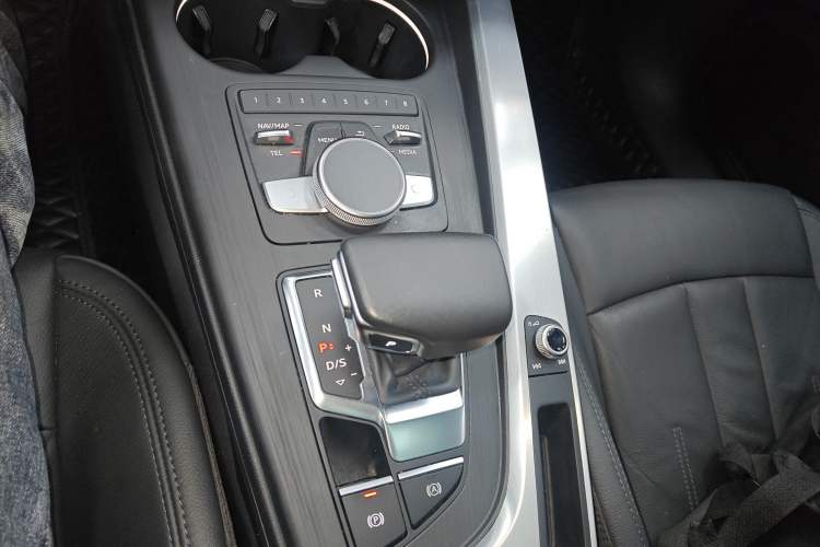 Used Audi A4L 2019 40 TFSI Fashion Edition China VI Emission Standard
