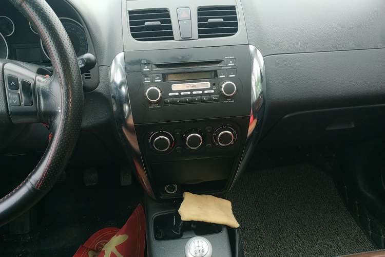 Used Suzuki SX4 2013 1.6L Manual CoolRide Model
