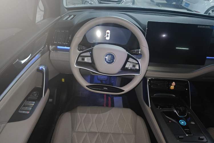 Used BYD Tang New Energy 2025 DM-i 115KM Prestige Model
