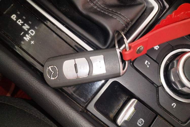 Used Mazda 3 Axela 2017 Sedan 1.5L Automatic Luxury Model Emission Standard China V Vehicle Key