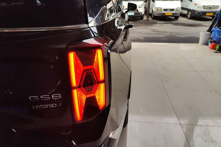 Used GAC Trumpchi GS8 2022 Dual-Engine Series 2.0TM Two-Wheel Drive Prestige Edition (7 Seats)
