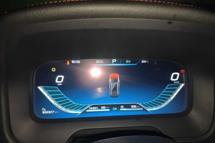 Used BYD Tang New Energy 2018 DM 2.0T All-Wheel Drive Smart Connect Elite 7-Seater China V Emission Standard