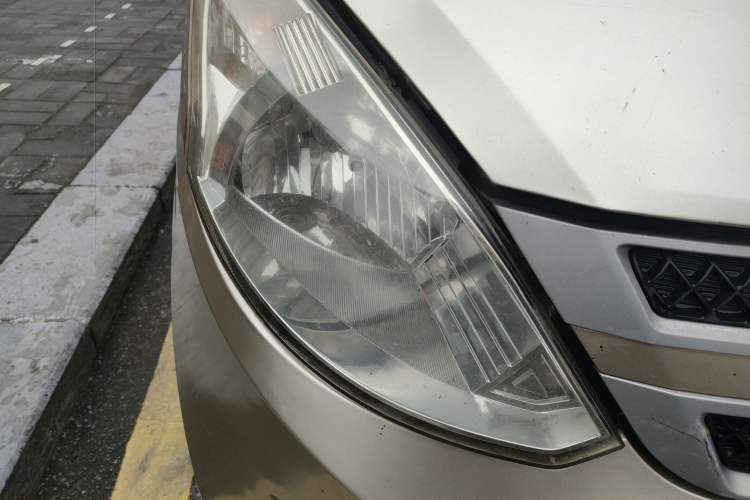 Used Wuling Rongguang V 2015 1.2L Base Version

