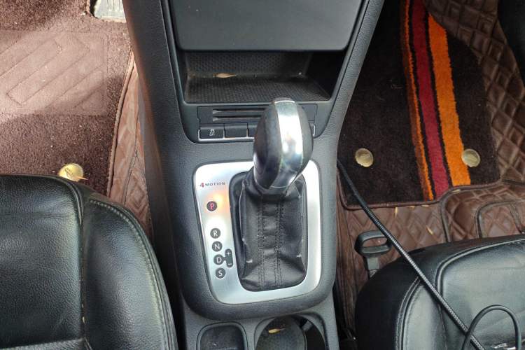 Used Volkswagen Tiguan 2012 2.0 TDI Comfort Edition Gear Lever