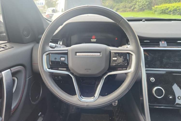 Used Land Rover Discovery Sport 2022 249 PS Metropolitan Edition 5 Seats