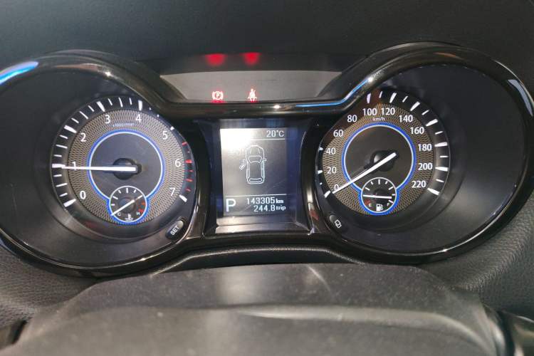 Used JMC Yusheng S350 2016 2.0T Automatic All-Wheel Drive Gasoline Luxury Version with Sunroof 5 Seats
