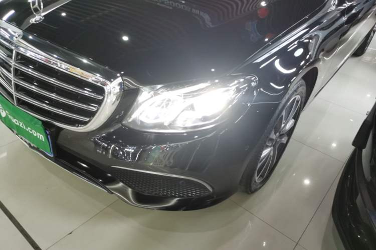 Used Mercedes-Benz E-Class 2019 E 260 L
