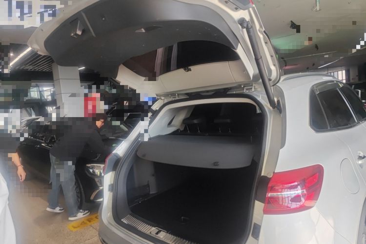 Used Hongqi HS5 2019 2.0T Smart Connect Flagship All-Wheel-Drive Version Trunk