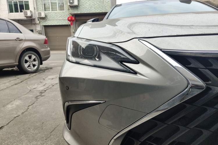 Used Lexus ES 2023 200 Excellence Edition