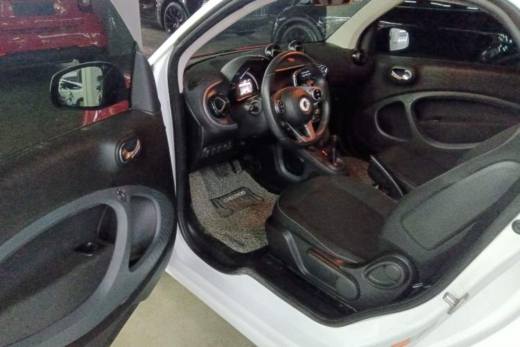 Used smart fortwo 2015 1.0L 52 kW Hardtop Passion Edition