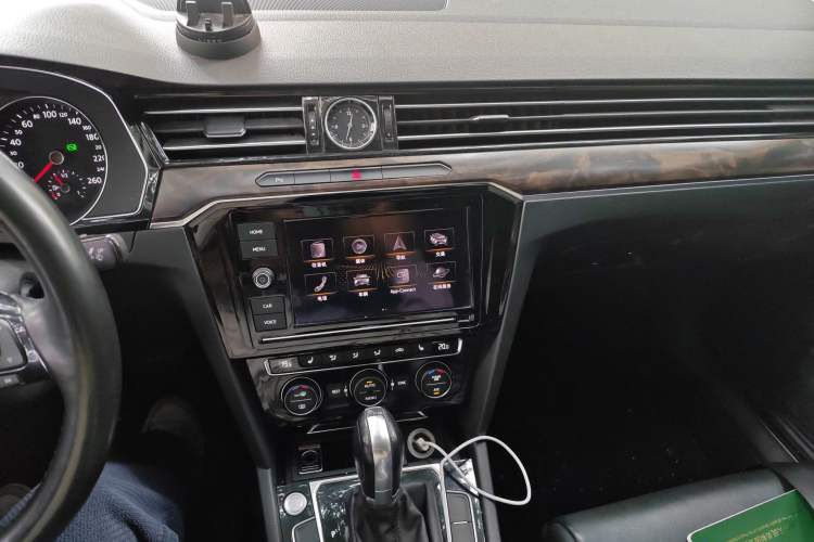 Used Volkswagen Magotan 2019 330TSI DSG Luxury Version China VI Standard