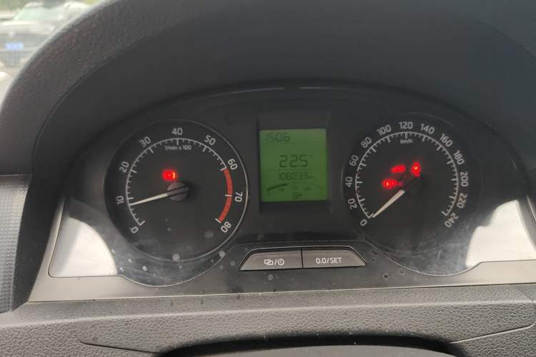 Used Skoda Rapid 2013 1.6L Manual Smart Selection Model