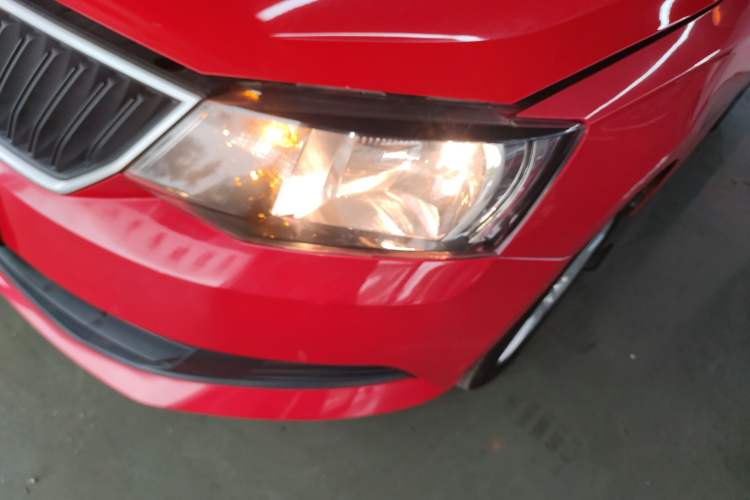 Used Skoda Fabia 2017 1.4L Automatic Car Enjoy Edition
