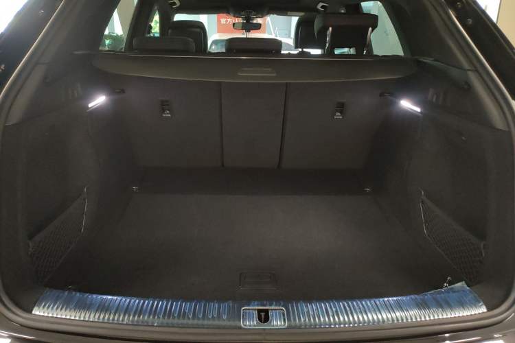 Used Audi Q5L 2024 45 TFSI Luxury Dynamic Model Trunk