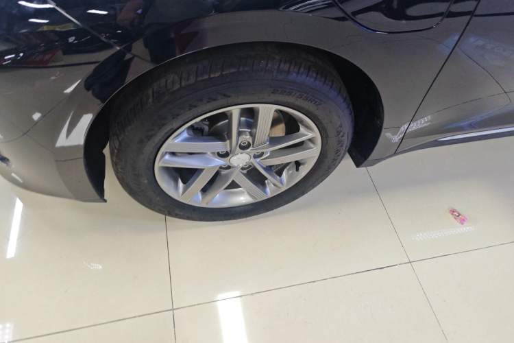 Used Hongqi E-QM5 2025 500km Range Commuter Version
