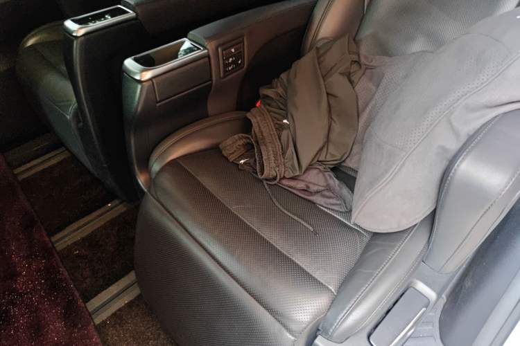 Used Toyota Vellfire 2021 Crown Dual-Engine 2.5L HV Luxury Edition Left Rear Seat