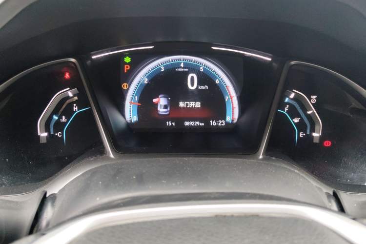 Used Honda Civic 2016 220TURBO CVT Luxury Edition
