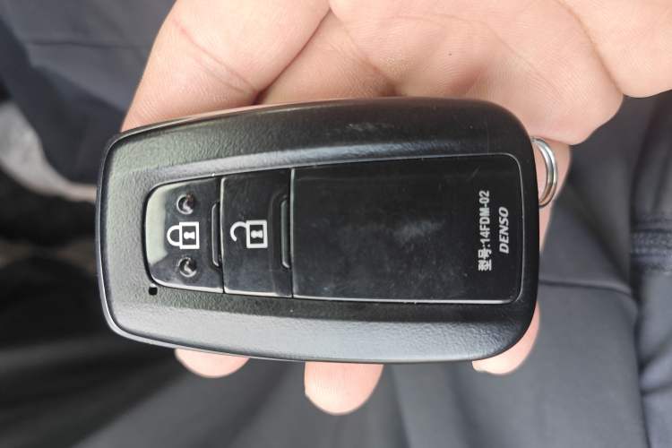 Used Toyota IZOA 2018 2.0L Yichi Version China VI Standard Vehicle Key