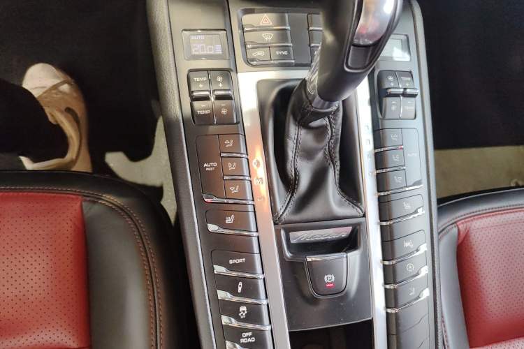 Used Porsche Macan 2018 Macan 2.0T Gear Lever