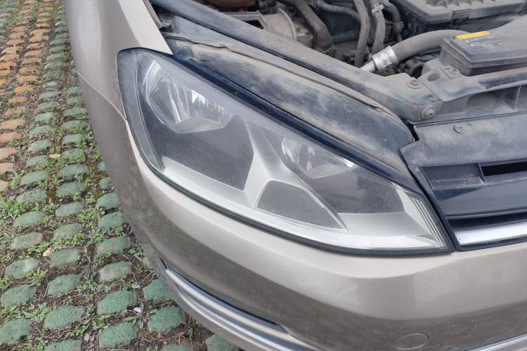 Used Volkswagen Golf 2014 1.4TSI Automatic Luxury Model Right Front Headlight