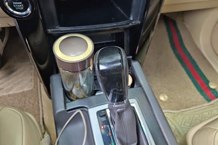 Used Toyota Prado 2014 2.7L Automatic Standard Edition Gear Lever