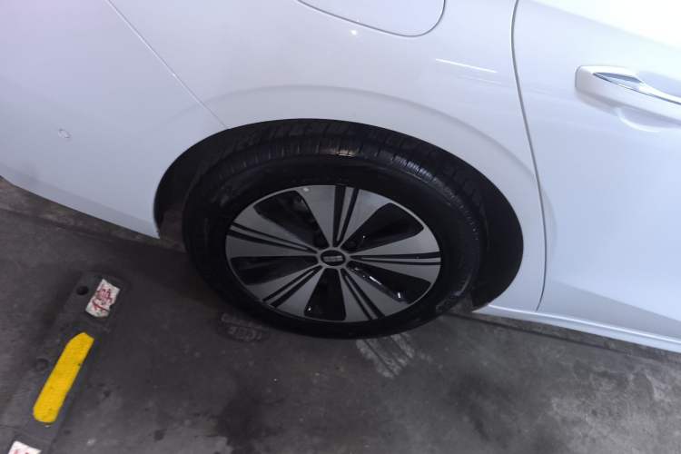 Used Geely Galaxy A7 2025 Model EM-i 150km Exploration+ Edition Right Rear Wheel Hub