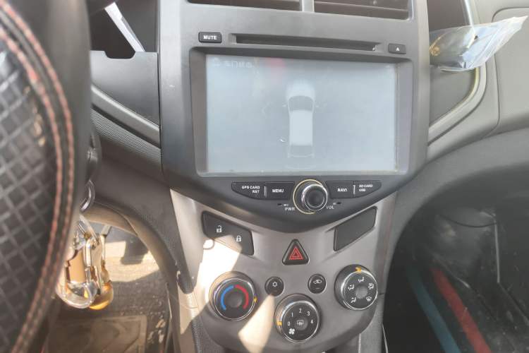 Used Chevrolet Aveo Sonic 2011 Sedan 1.4L MT SL