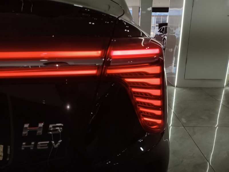 Used Hongqi H5 PHEV 2025 170 Super Hybrid Version — 7