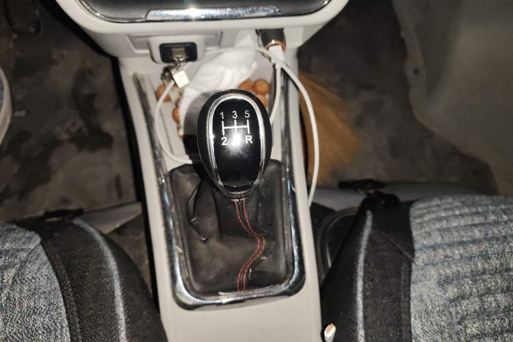 Used Jinbei New Hiace S 2022 1.5L Wealth Edition Non-Air-Conditioned Bus China VI Standard SWC15M