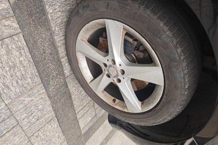 Used Mercedes-Benz M-Class 2015 ML 320 4MATIC Right Front Wheel Hub