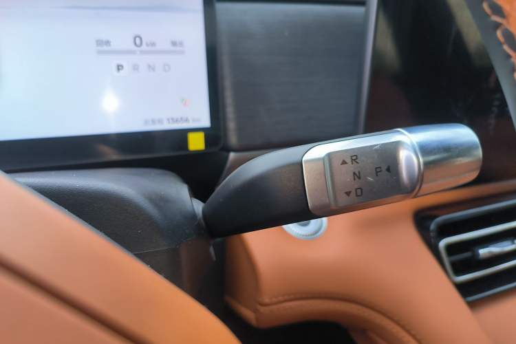 Used JETOUR Shanhai L7 Plus 2025 Model 121km Comfort 5-seater Gear Lever