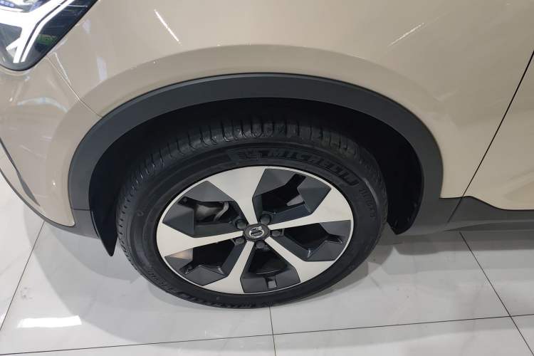 Used Volvo XC40 2024 B4 4x4 Smart Luxury Edition
