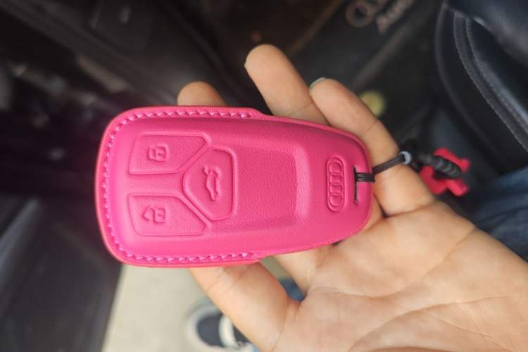 Used Audi Q2L 2022 35 TFSI Advanced Style Edition Vehicle Key