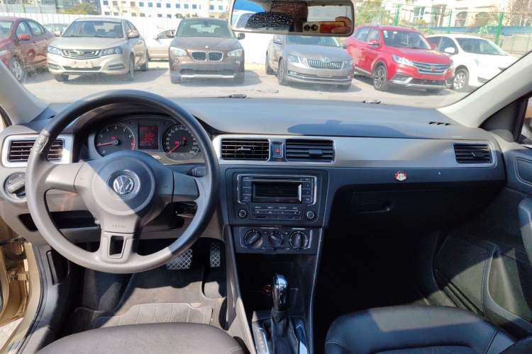 Used Volkswagen Santana 2015 1.6L Automatic Comfort Edition
