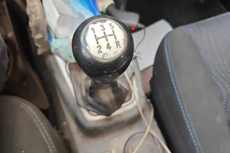 Used CHANGAN KAICHENG Ounuo S 2014 1.5L Base Version Gear Lever