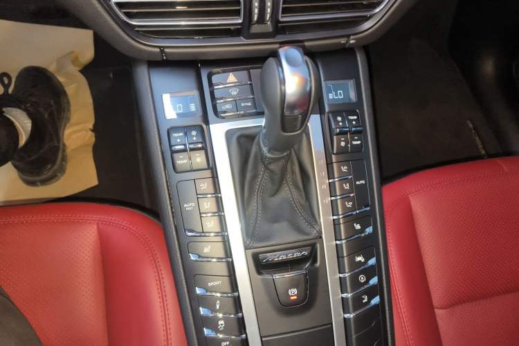 Used Porsche Macan 2021 Macan 2.0T Gear Lever
