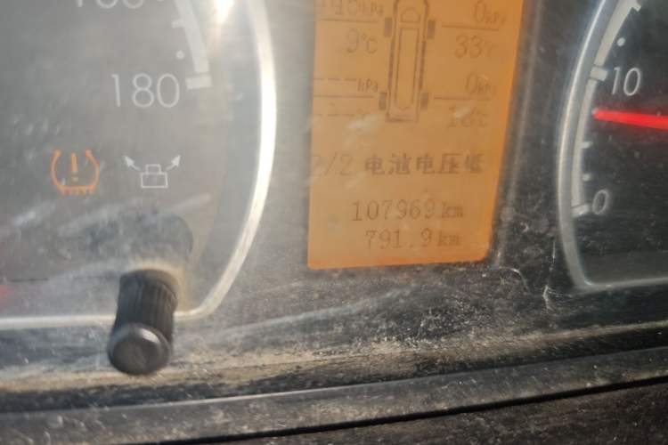 Used Dongfeng Yufeng 2020 2.3T Economy Standard Edition Logistics Vehicle Short Wheelbase Mid-Roof Design 5-9 Seats WP2.3 Odometer Close Up