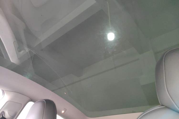 Used Tesla Model Y 2022 Long-Range All-Wheel-Drive Version
