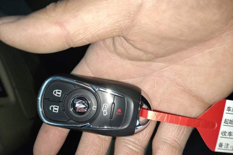 Used Buick GL8 2023 Facelifted Land Cruiser Executive Luxury Version
