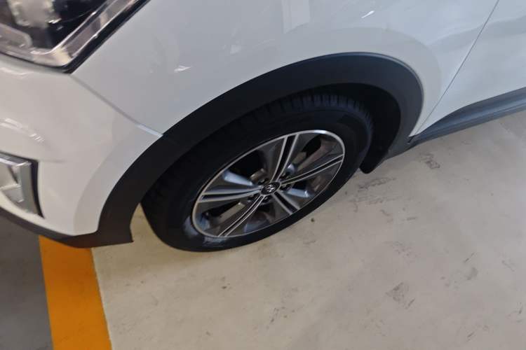 Used Hyundai ix25 2015 2.0L Automatic 4x4 Deluxe DLX