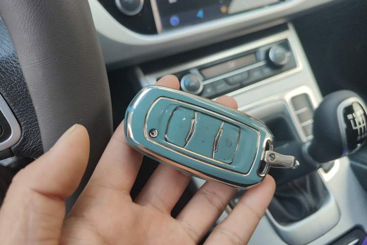 Used Geely Auto Emgrand X7 Sport 2016 2.0L Manual Smart Connect Version