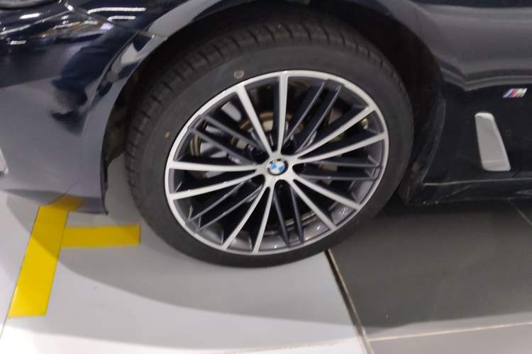 Used BMW 5 Series 2023 530Li Leading Model M Sport Package
