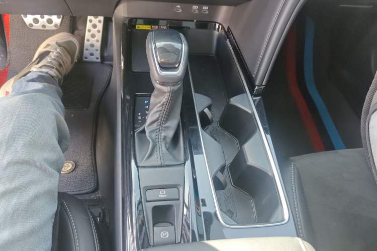 Used Toyota Camry 2025 Dual-Motor 2.0 HG Guanghui Edition