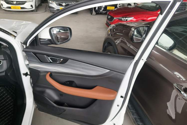 Used Chery Tiggo 8 PLUS 2021 290TGDI DCT Luxury Edition