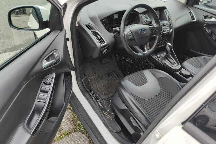 Used Ford Focus 2017 Sedan EcoBoost 125 Automatic Supreme Style SmartDrive Edition