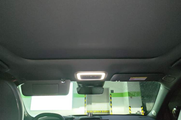 Used Zeekr 7X 2025 100 kWh Long-Range Rear-Wheel Drive with Intelligent Driving Features
