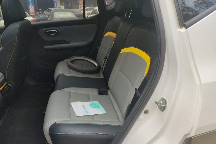 Used AION Y 2021 70 Enjoyment Tech Edition Left Rear Seat