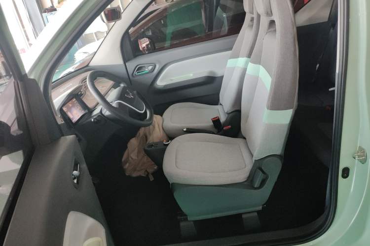 Used Wuling Hongguang MINIEV 2022 Macaron Premium Model – Lithium Iron Phosphate Left Front Seat
