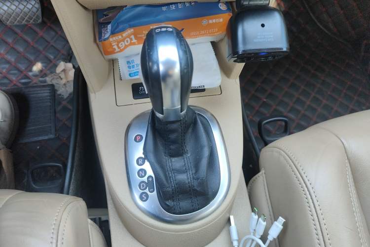 Used Volkswagen Touran 2011 1.4T DSG Zhiya Edition 5 Seats Gear Lever